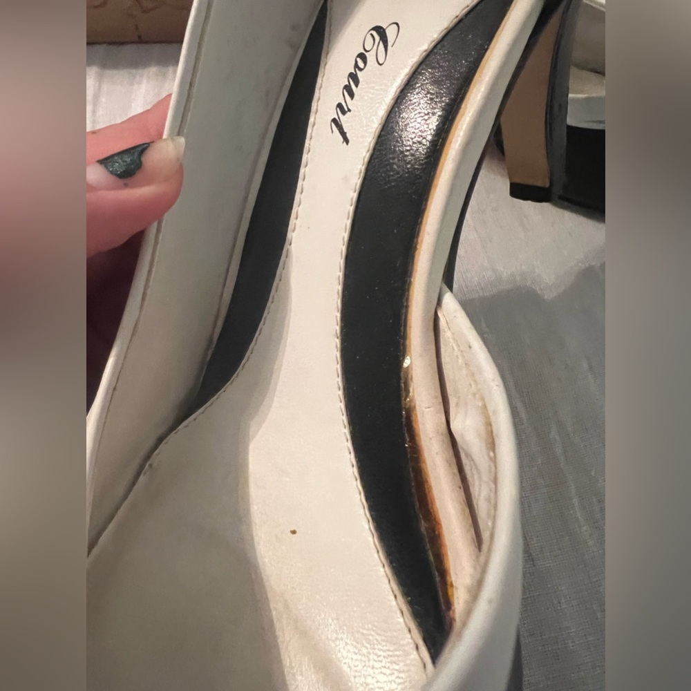 Vintage Carriage Court Maria Black and White High Heels - Picture 10 of 13